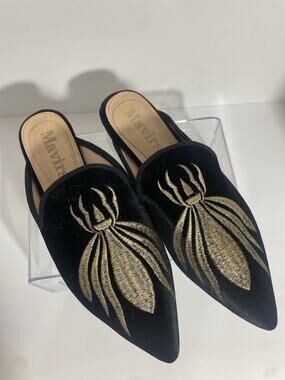 Mavirs Black Velvety w/ Gold Embroidery Slide Ons Size 8 NWOT
